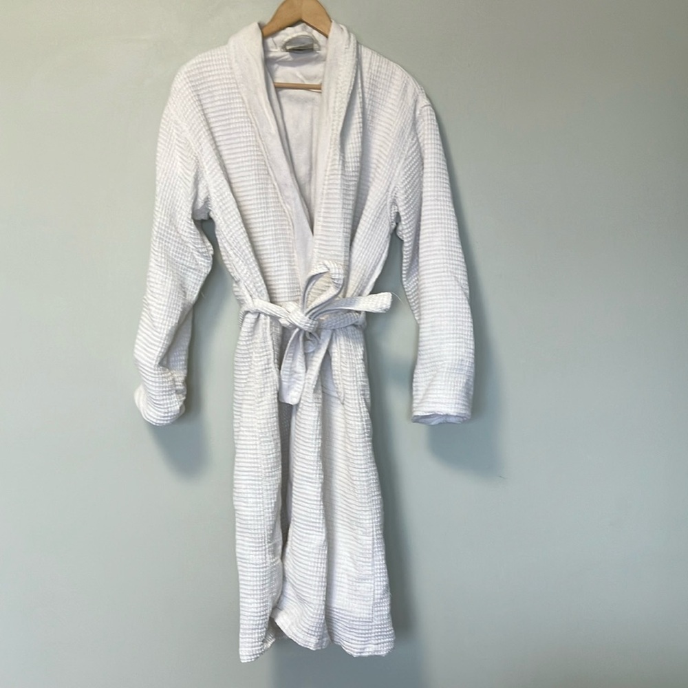 Pottery Barn White Waffle Knit bathrobe S